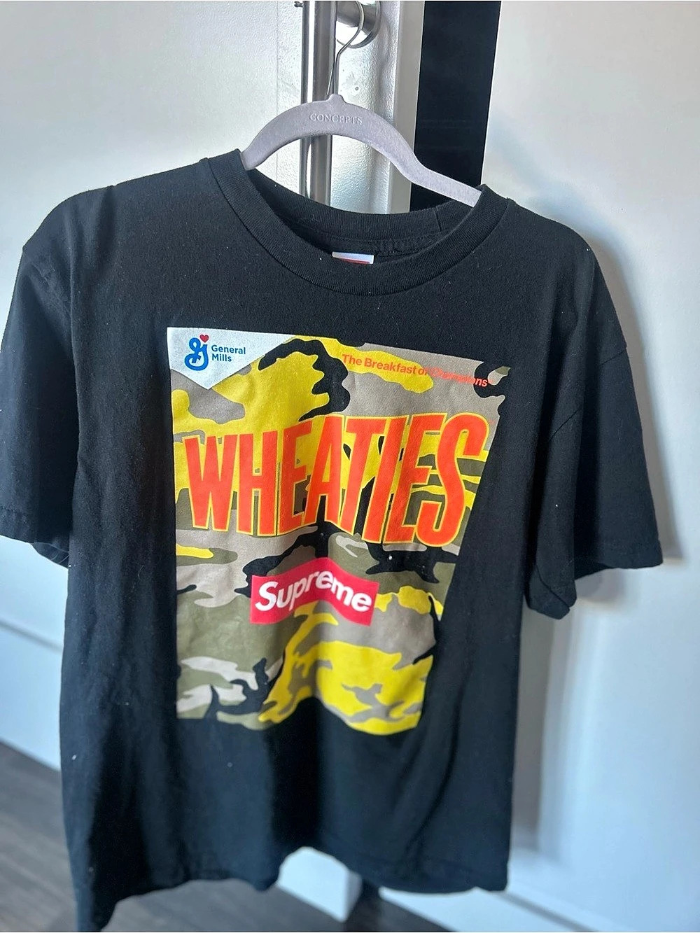 Supreme Wheaties Graphic Tee Camo in Black
